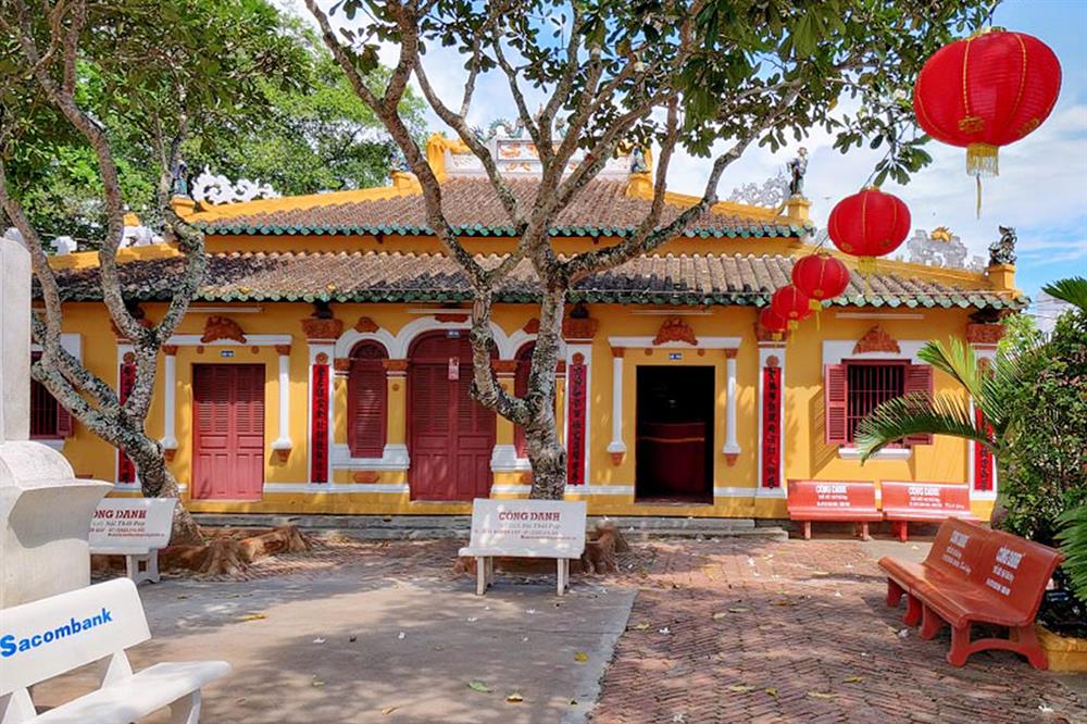 BINH THUY TEMPLE